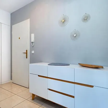 Apartment Mit Sonnenbalkon, 10 Minuten Zum Bahnhof, 5 Minuten Zum Luisenviertel *