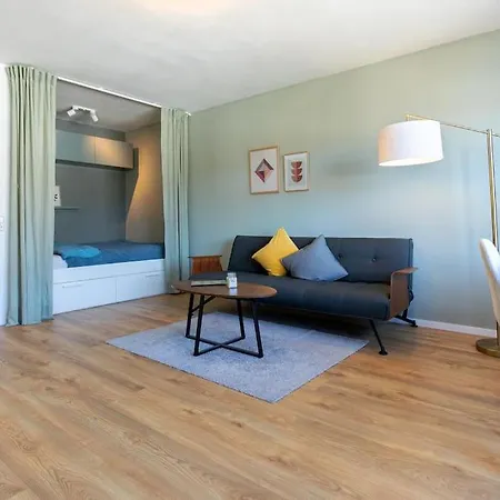 Mit Sonnenbalkon, 10 Minuten Zum Bahnhof, 5 Minuten Zum Luisenviertel Apartment *