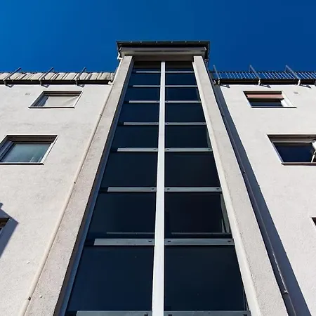 Apartment Mit Sonnenbalkon, 10 Minuten Zum Bahnhof, 5 Minuten Zum Luisenviertel