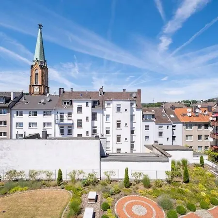 Mit Sonnenbalkon, 10 Minuten Zum Bahnhof, 5 Minuten Zum Luisenviertel Wuppertal