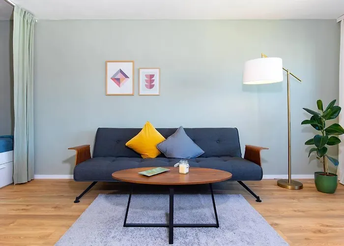 Mit Sonnenbalkon, 10 Minuten Zum Bahnhof, 5 Minuten Zum Luisenviertel 公寓 *