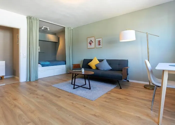 Mit Sonnenbalkon, 10 Minuten Zum Bahnhof, 5 Minuten Zum Luisenviertel 公寓 *