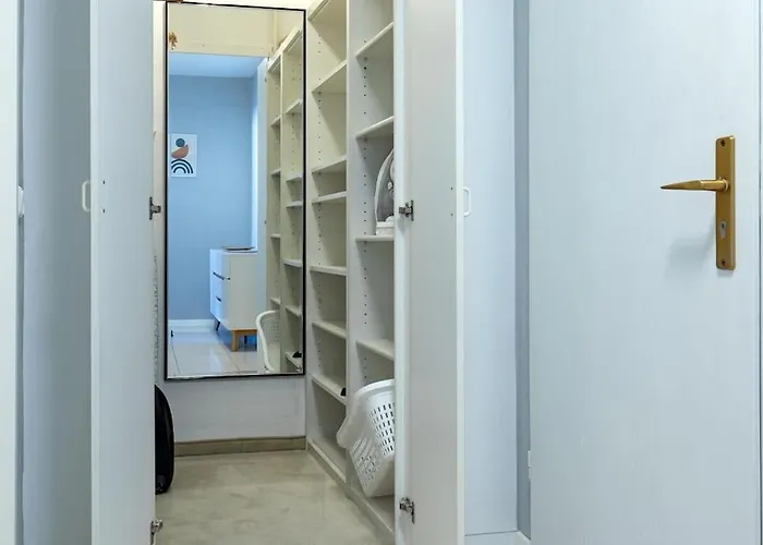 Mit Sonnenbalkon, 10 Minuten Zum Bahnhof, 5 Minuten Zum Luisenviertel 公寓 *